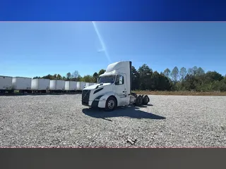 2019 Volvo VNL300