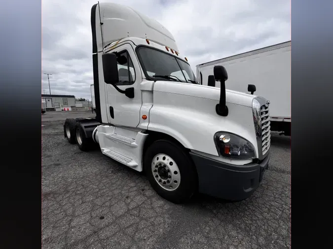 2019 FREIGHTLINER CASCADIA 125