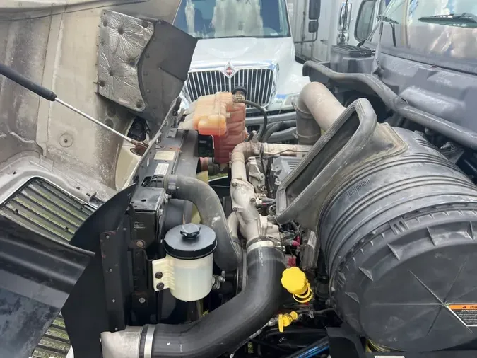 2019 NAVISTAR INTERNATIONAL RH613 DAYCAB S/A