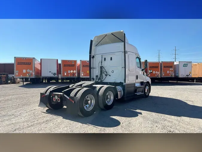 2021 Freightliner Cascadia 126c2d2fb2cc40eef9ca2ae793595d593da