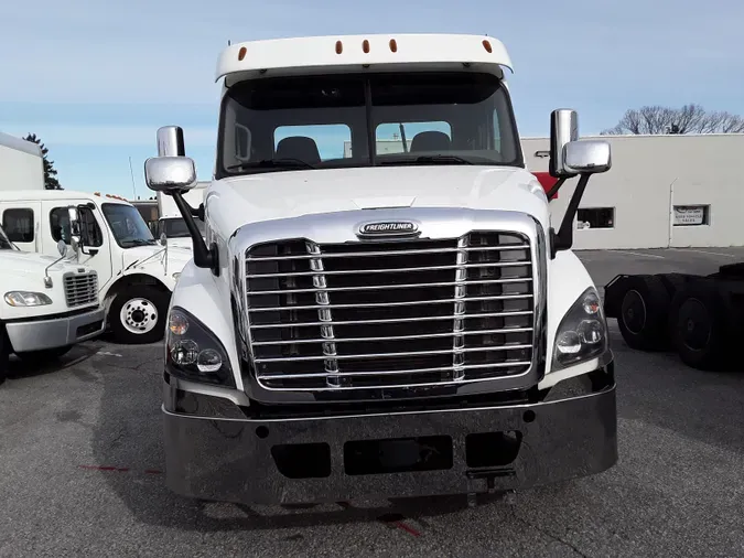 2018 FREIGHTLINER/MERCEDES CASCADIA 113