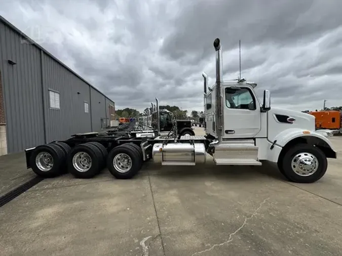 2025 PETERBILT 567