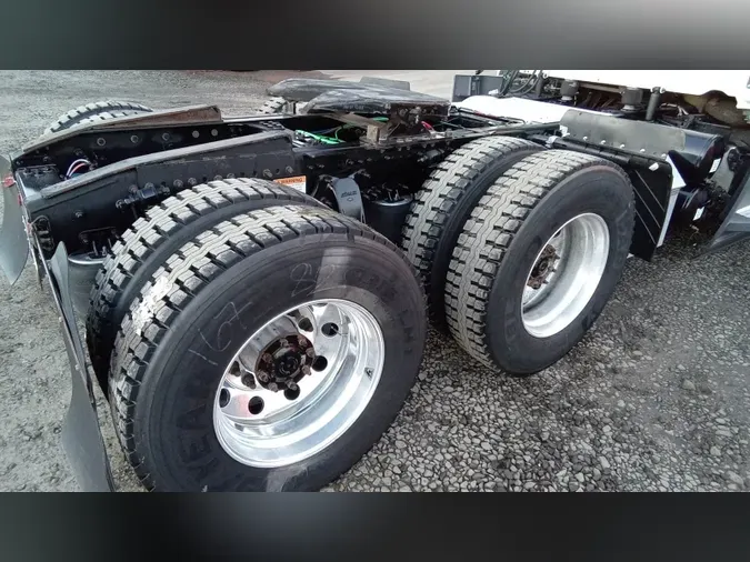 2020 Freightliner Cascadia 126