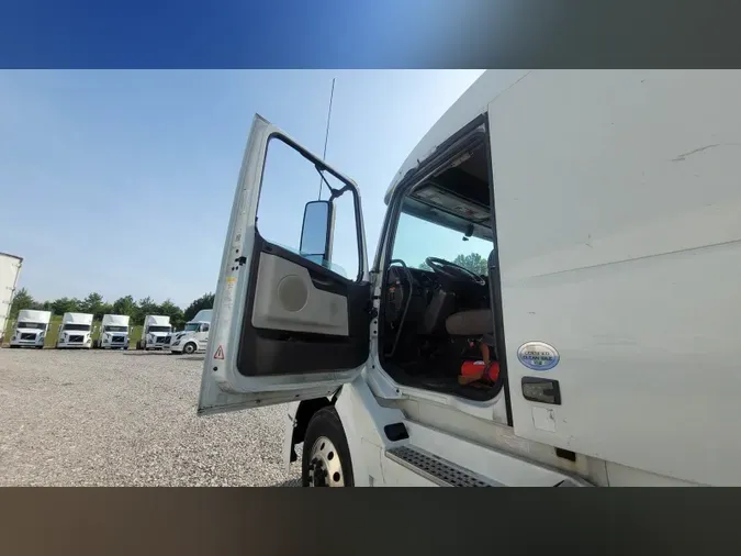 2018 Volvo VNL 740