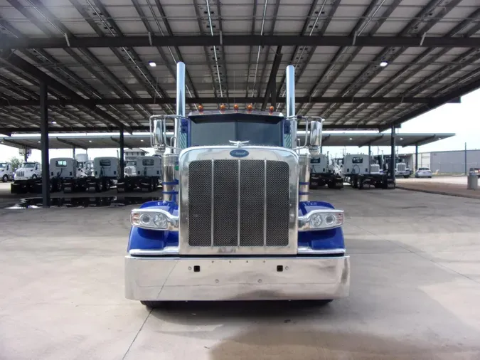 2023 Peterbilt 389