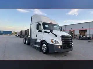 2021 Freightliner Cascadia 126