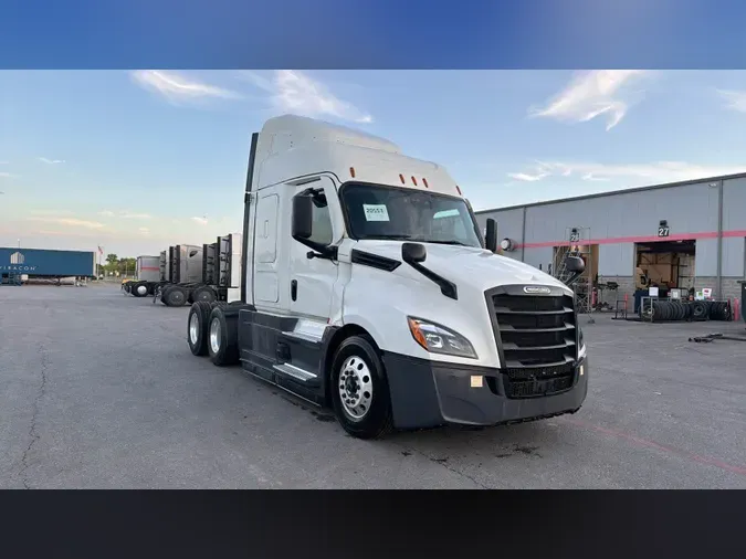 2021 Freightliner Cascadia 126c2e89f05a17e463bf590e052844c8b46