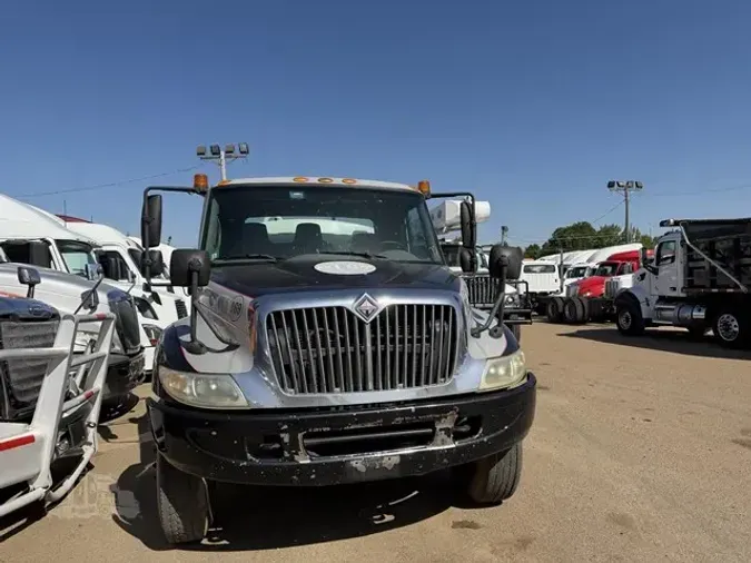 2004 INTERNATIONAL DURASTAR 4300