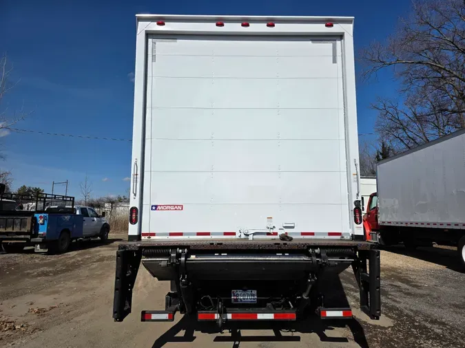 2017 FREIGHTLINER/MERCEDES M2 106