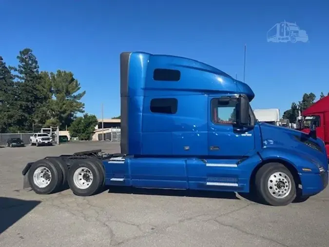 2021 VOLVO VNL64T760
