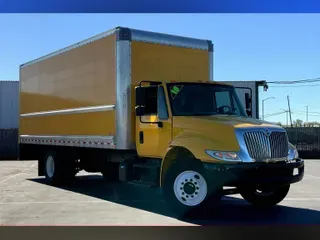 2018 International 4300 SBA 4X2