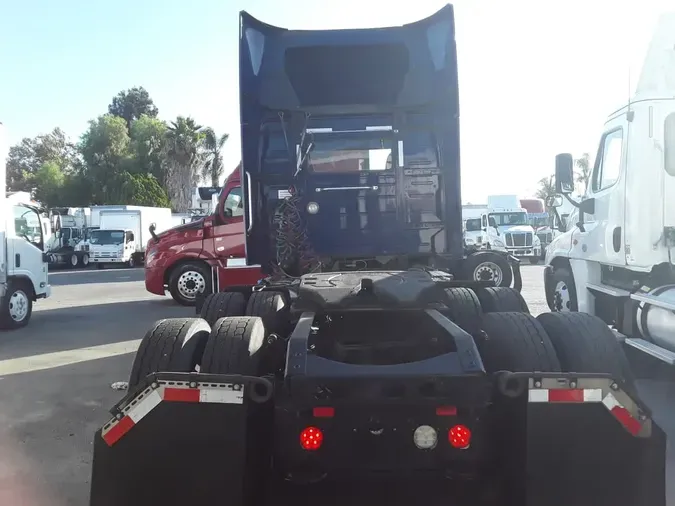2019 VOLVO VNL64T-300