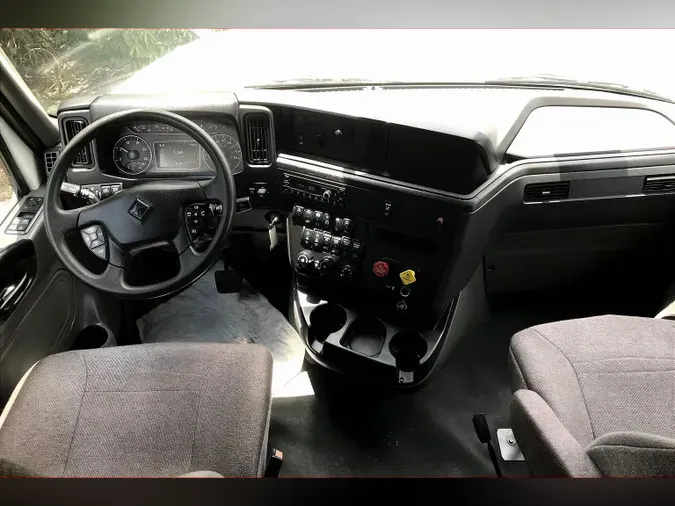2022 INT LT625 6x4