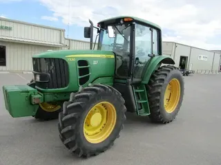 2010 John Deere 7330