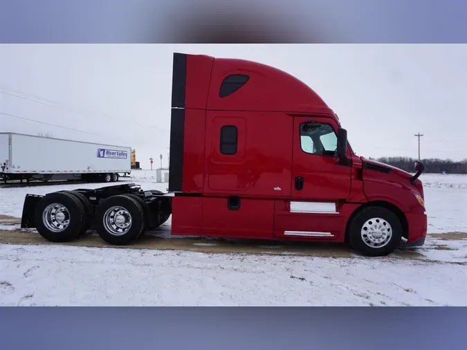2019 FREIGHTLINER Cascadia 126