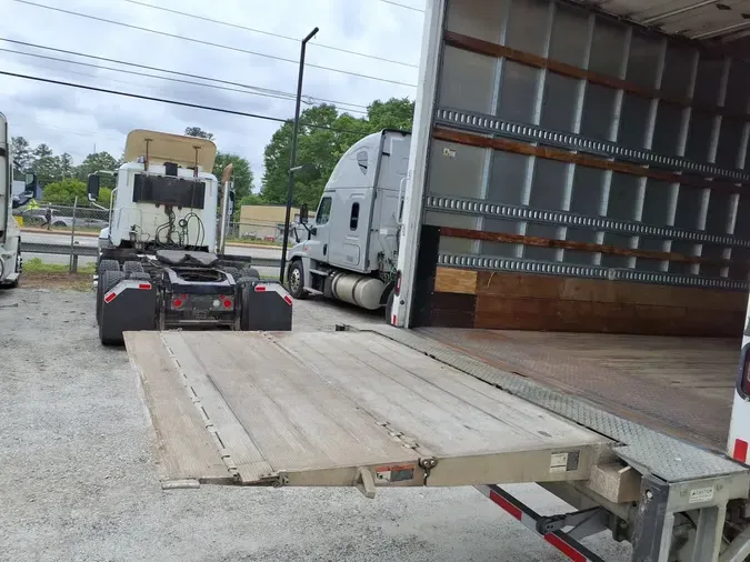 2019 FREIGHTLINER/MERCEDES M2 106