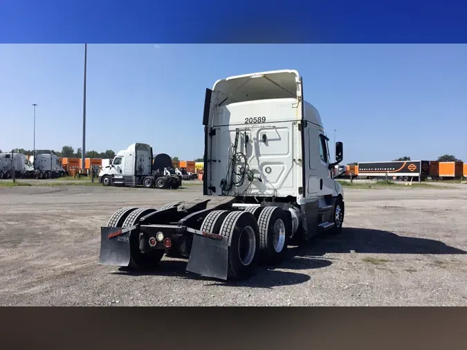 2021 Freightliner Cascadia 126