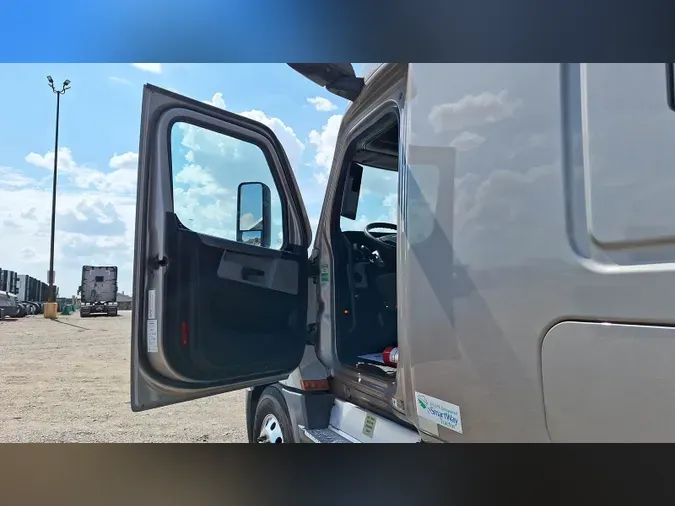 2022 Freightliner Cascadia 126