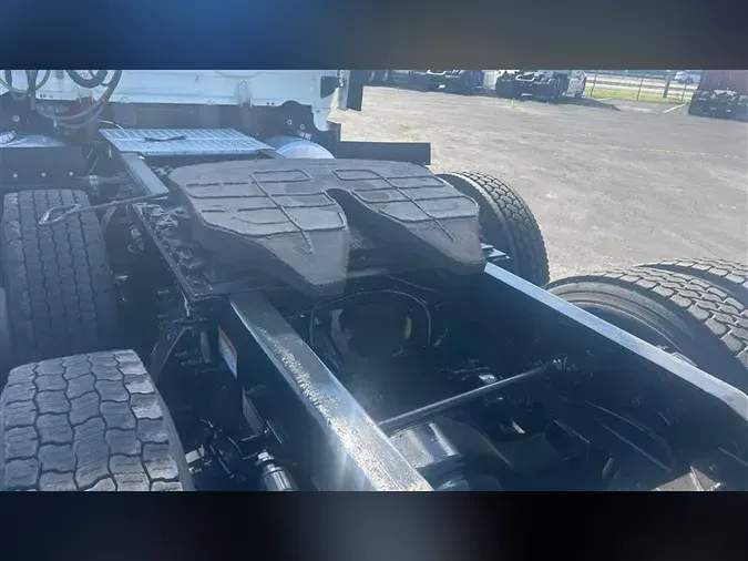 2020 FREIGHTLINER CA126