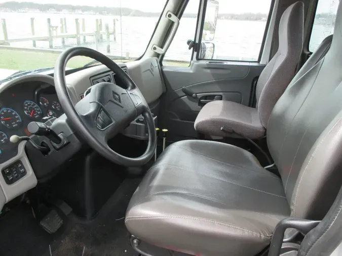 2019 INTERNATIONAL 4300