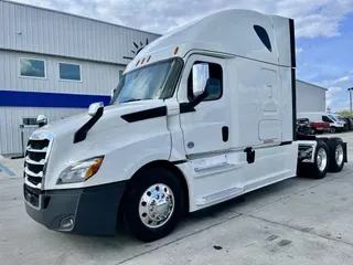 2018 Freightliner Cascadia 126