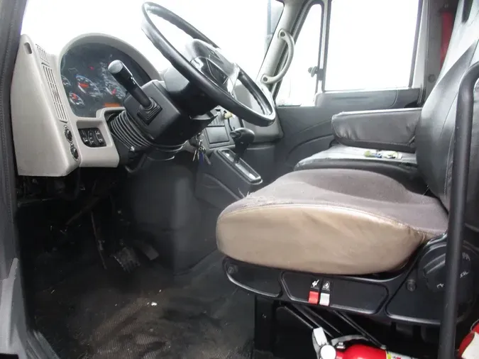 2011 INTERNATIONAL 4300