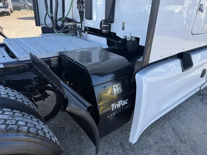 2022 Peterbilt 579c30e3d19199be73a2fd77b0862f8befa