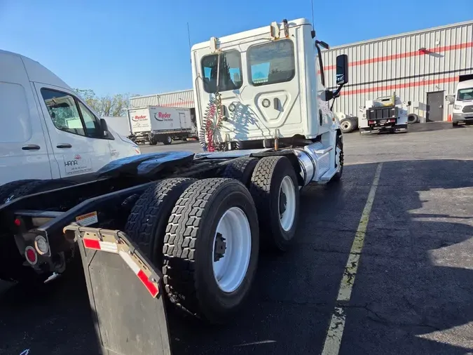 2019 FREIGHTLINER/MERCEDES CASCADIA 125