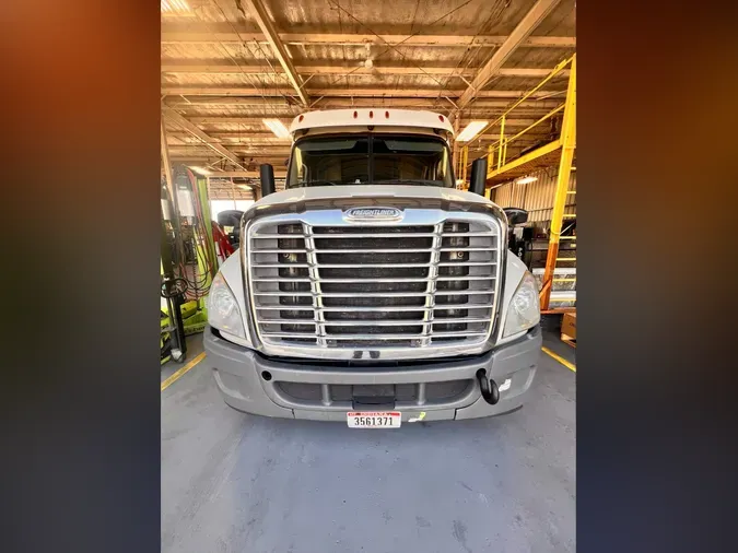 2019 FREIGHTLINER/MERCEDES CASCADIA 125c319cc0feb8ac31c69ee5870b34739de