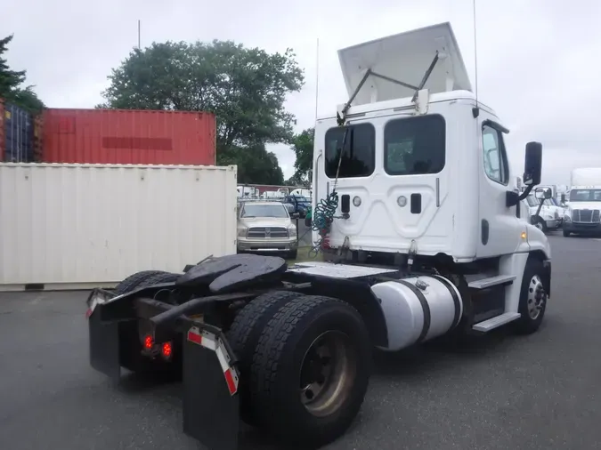 2016 FREIGHTLINER/MERCEDES CASCADIA 125