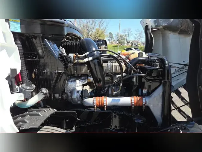 2019 FREIGHTLINER CA126