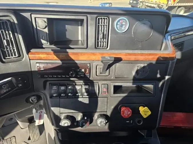 2020 International LT625c31cf4ae50e59fc5e5225160252fb454