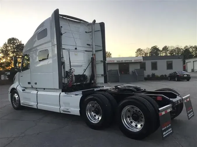 2019 VOLVO VNL760