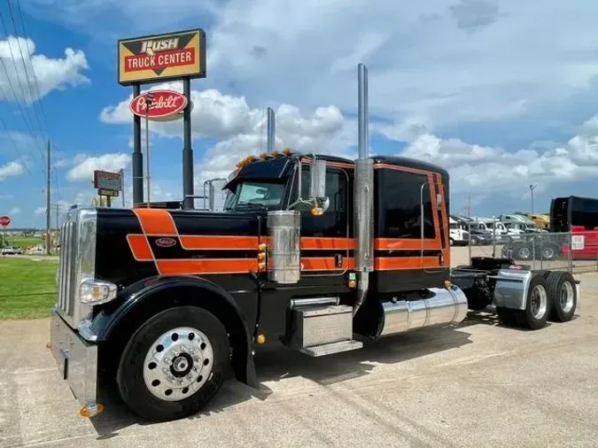 2022 Peterbilt 389