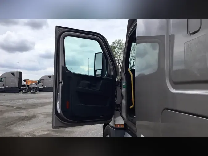 2024 Freightliner Cascadia 126