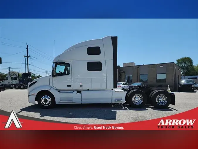 2021 VOLVO VNL860