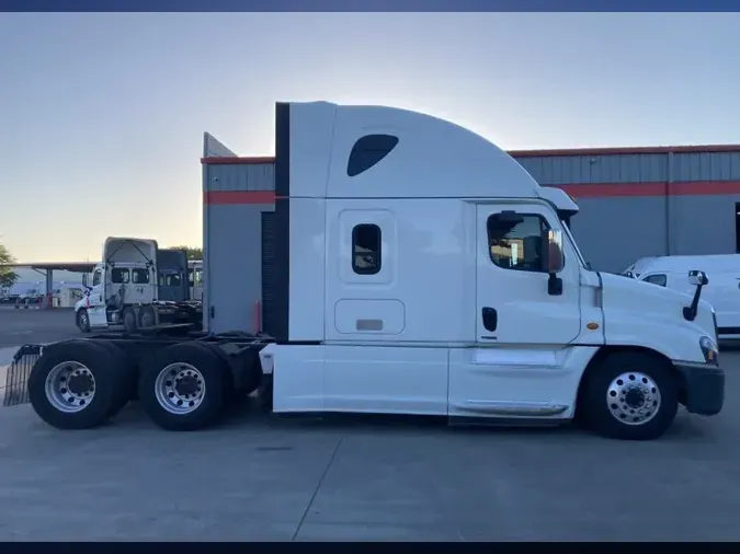 2019 FREIGHTLINER/MERCEDES CASCADIA 125