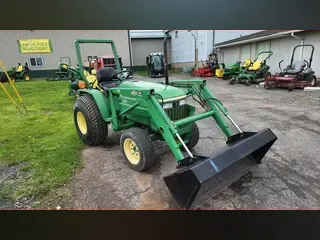 2000 John Deere 790