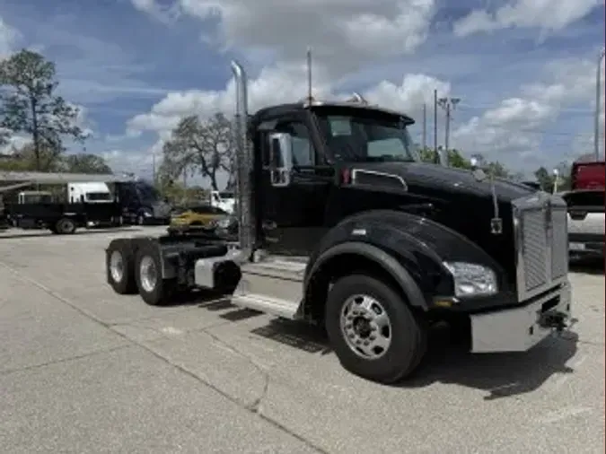 2026 Kenworth T880