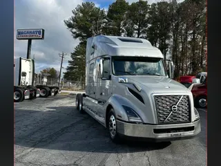 2022 VOLVO VNL64T860