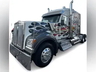 2023 Kenworth W990