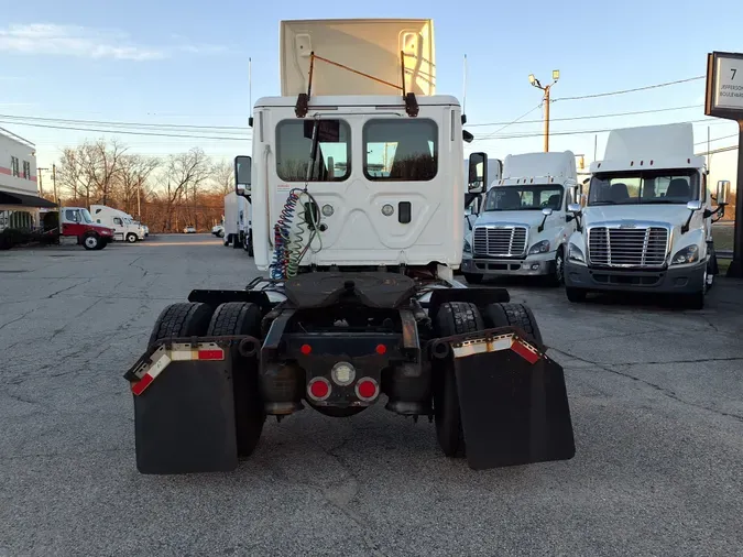 2017 FREIGHTLINER/MERCEDES CASCADIA 125