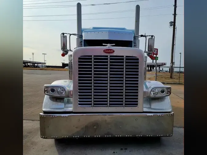 2021 Peterbilt 389