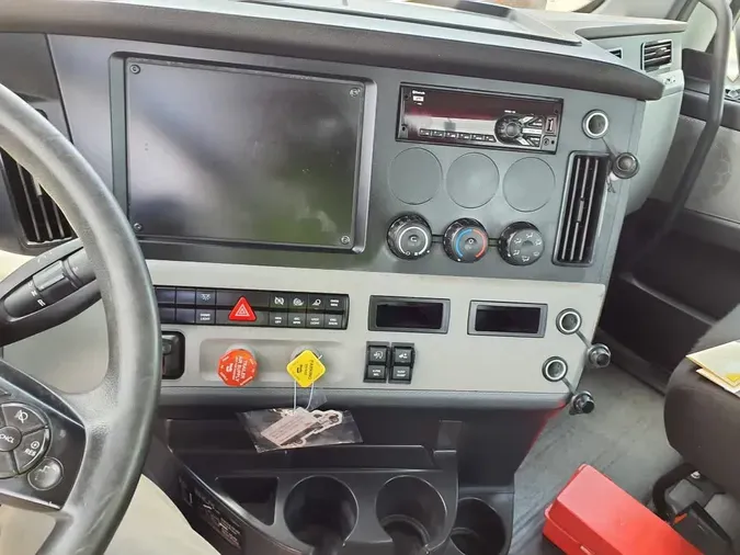2019 FREIGHTLINER NEW CASCADIA 126