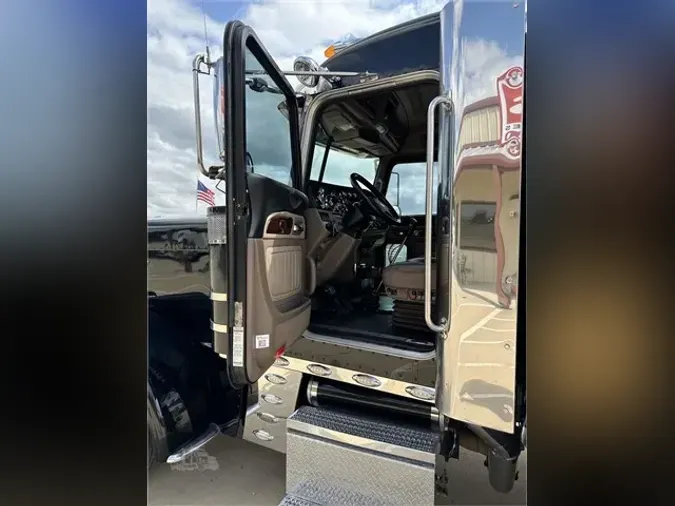 2021 PETERBILT 389