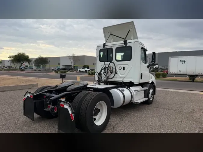 2020 FREIGHTLINER/MERCEDES NEW CASCADIA 116