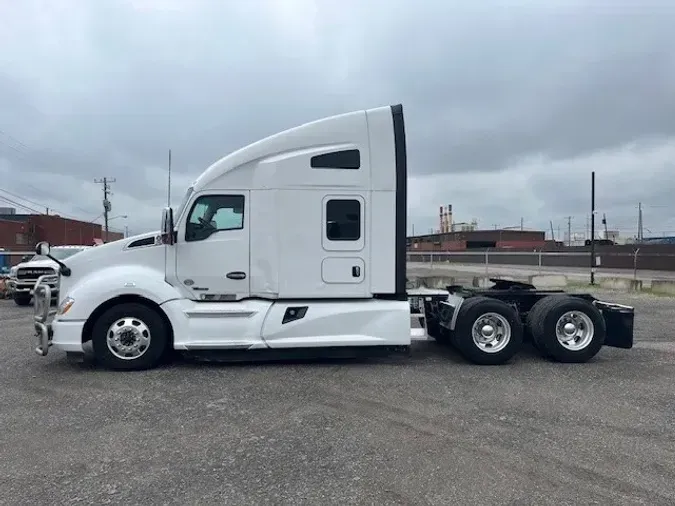 2022 Kenworth T680