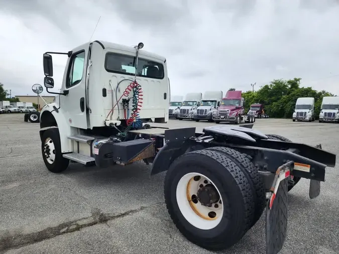 2016 FREIGHTLINER M2 106