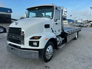 2024 MACK MD64