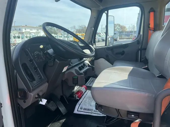 2019 FREIGHTLINER/MERCEDES M2 106